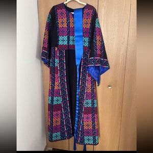 Palestinian Etaameen Thoub